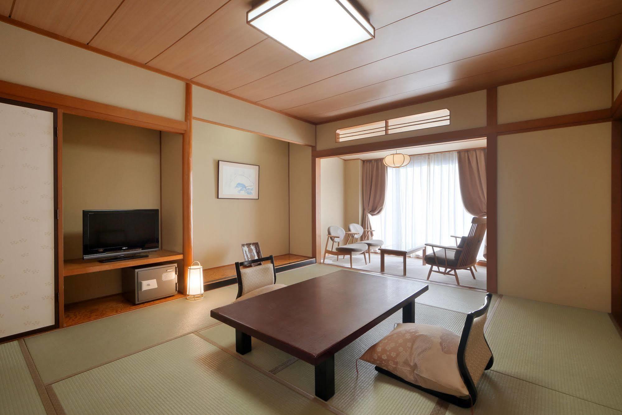 Asaya Hotel Нико Екстериор снимка A Japanese-style room at a hotel in Japan